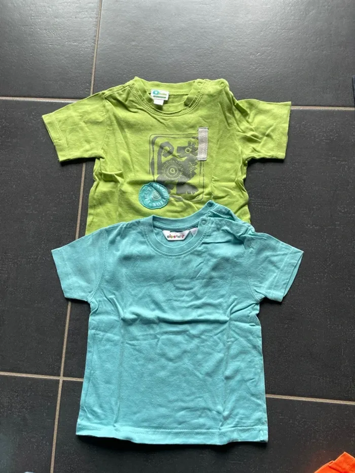 Lot 2 t shirts