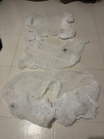Lot de 3 fausses toiles d’araignées + 3 araignées noires