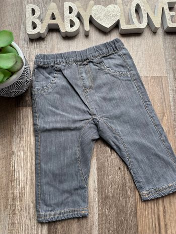 - Jeans Kiabi     - 6 mois - Très bon état