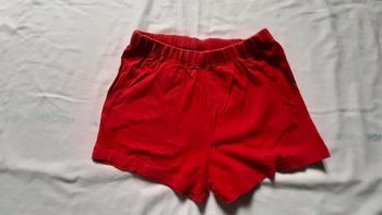 Short rouge
