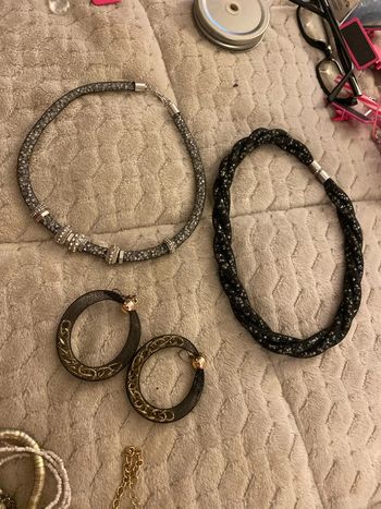 Lot de bijoux