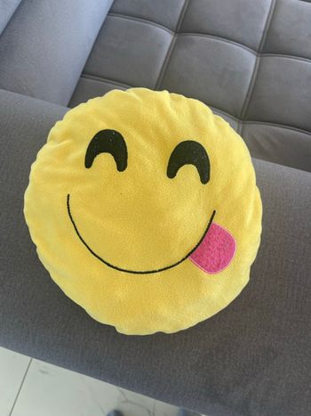 Emoji tire la langue 