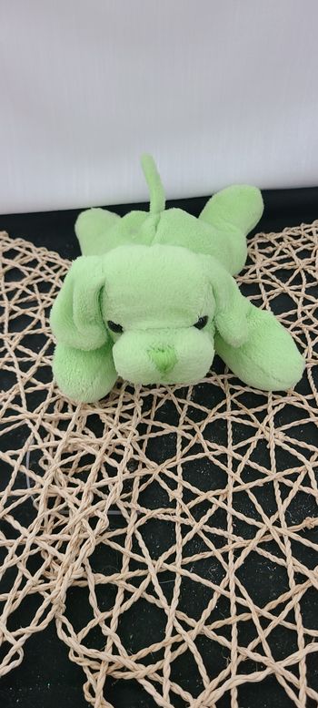 Doudou chiot chien vert couché MAX ET SAX