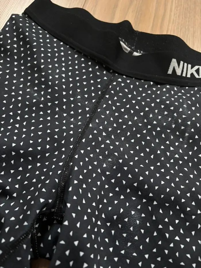 legging court nike dry fit taille S - photo numéro 2