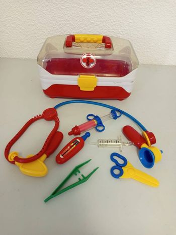 Malette de docteur et ses accessoires Klein