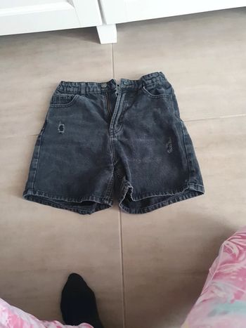Short noir