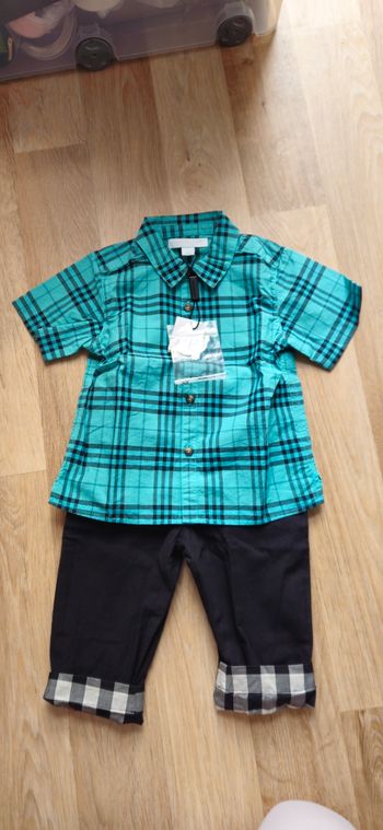 Ensemble burberry neuf 12/18 mois