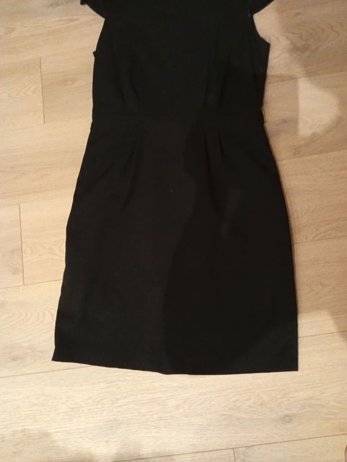 Robe noire style élégant et costume - photo numéro 2