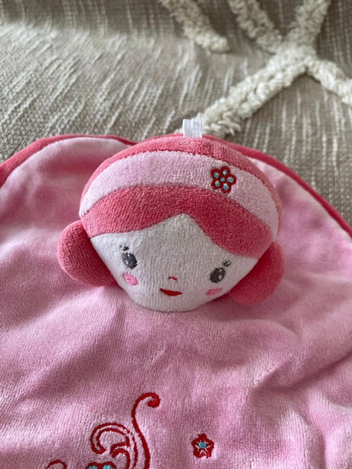 Peluche doudou plat 19cm sucre d’orge poupée fille rose très bon état - photo numéro 2