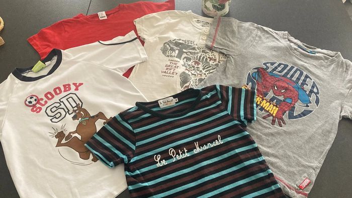 Lot ensemble vêtement tee shirt garçon 8 ans