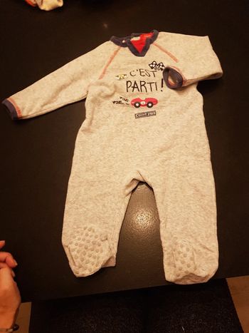 Pyjama gris en excellent état