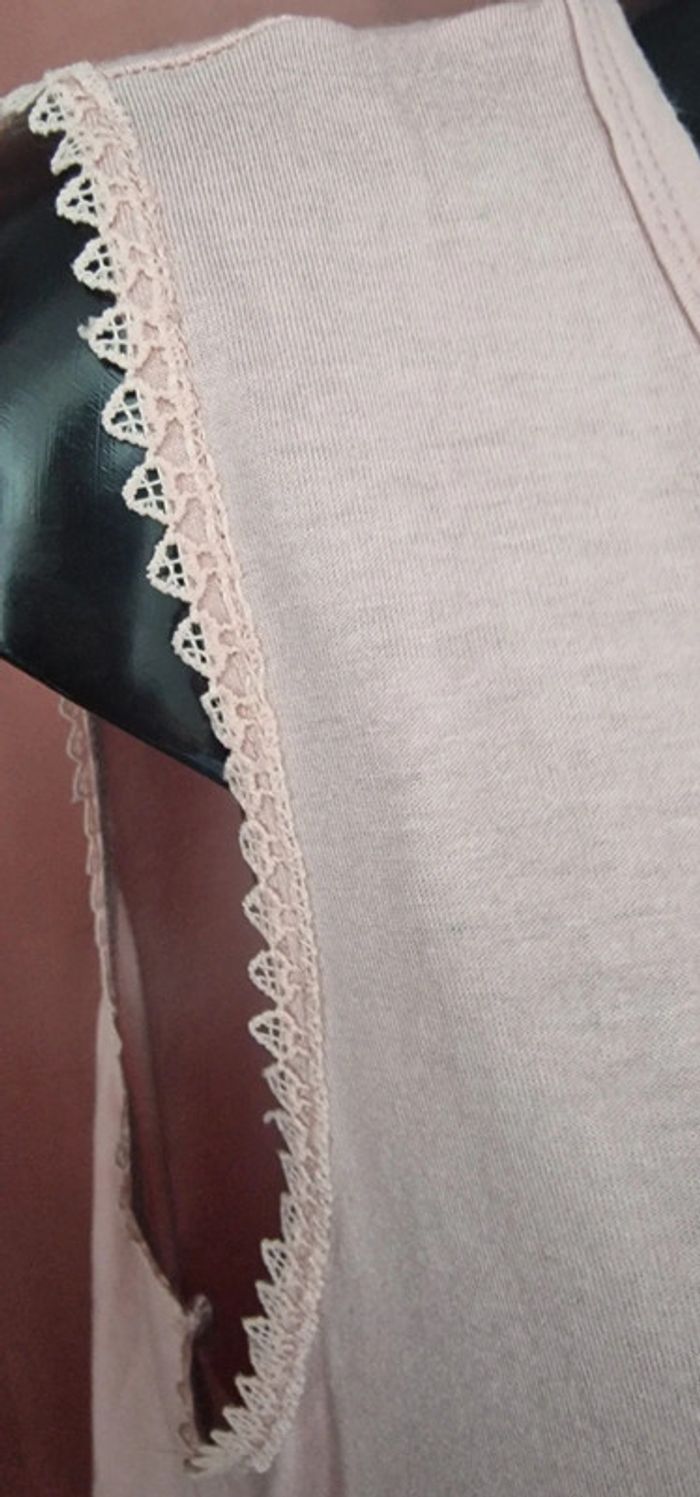 Debardeur rose avec dentelle - photo numéro 3