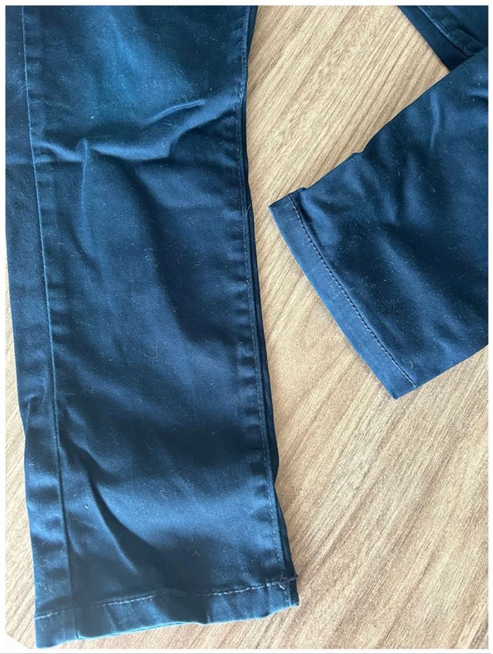 Pantalon droit bleu marine - taille 7 ans - en très bon état - photo numéro 2