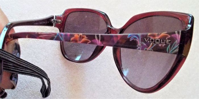 Lunettes de Soleil "Vogue" - photo numéro 5