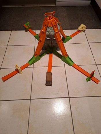 Hot Wheels Volcano Blast