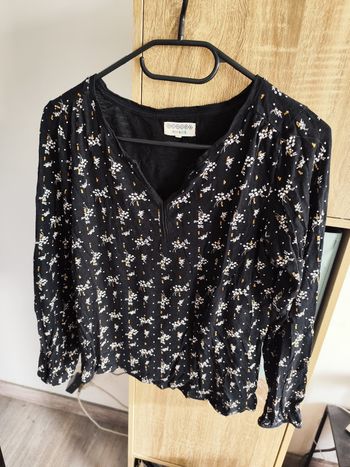 Haut fleuri manche trois quart 