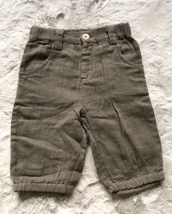 Pantalon gris/kaki 1mois (du pareil au même)