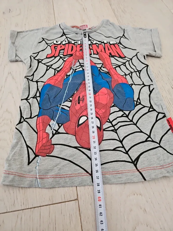 Tee-shirt Spidermam taille 4/5 ans - photo numéro 10