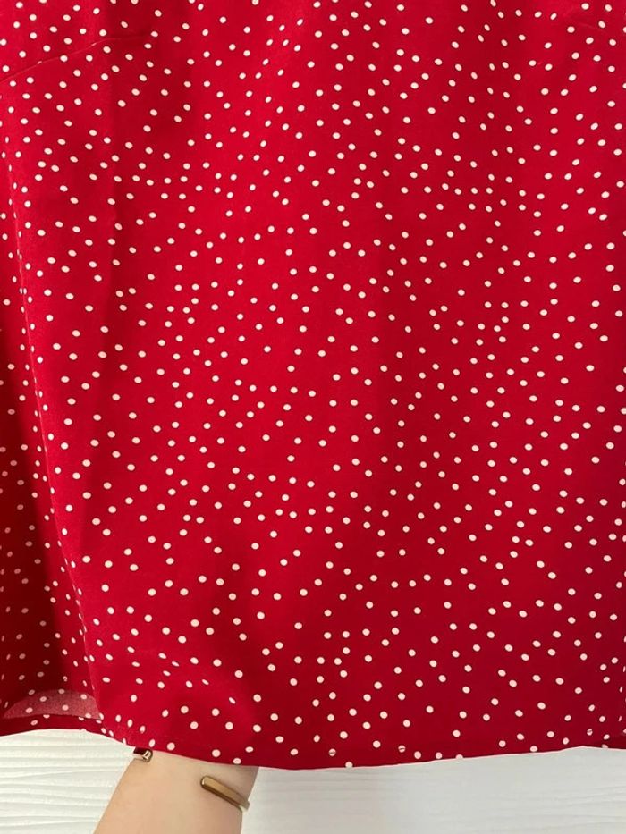 Haut blouse rouge pois blancs décolleté col V manches courtes à volants - photo numéro 3