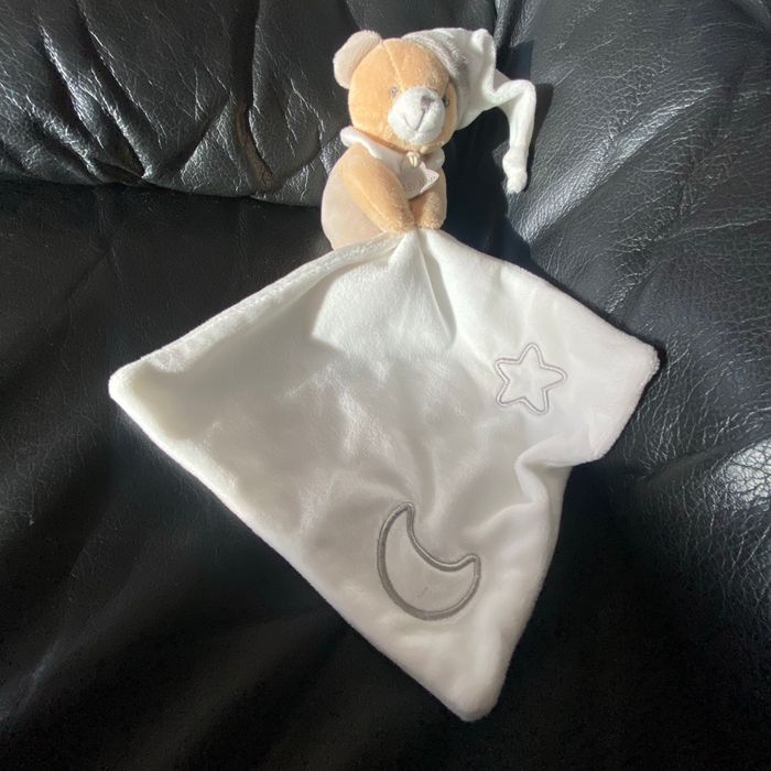 DOUDOU LUMINESCENT OURS GRIS BLANC MOUCHOIR ÉTOILES BABY NAT