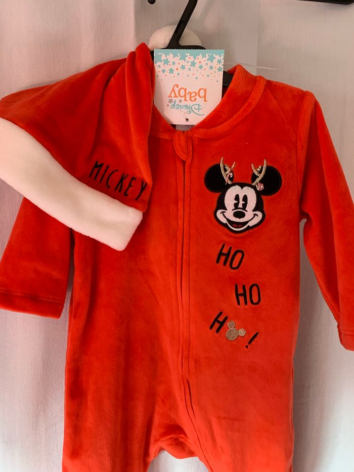 Ensemble Grenouillère et Bonnet Mickey Disney Noël taille 6 mois - photo numéro 2