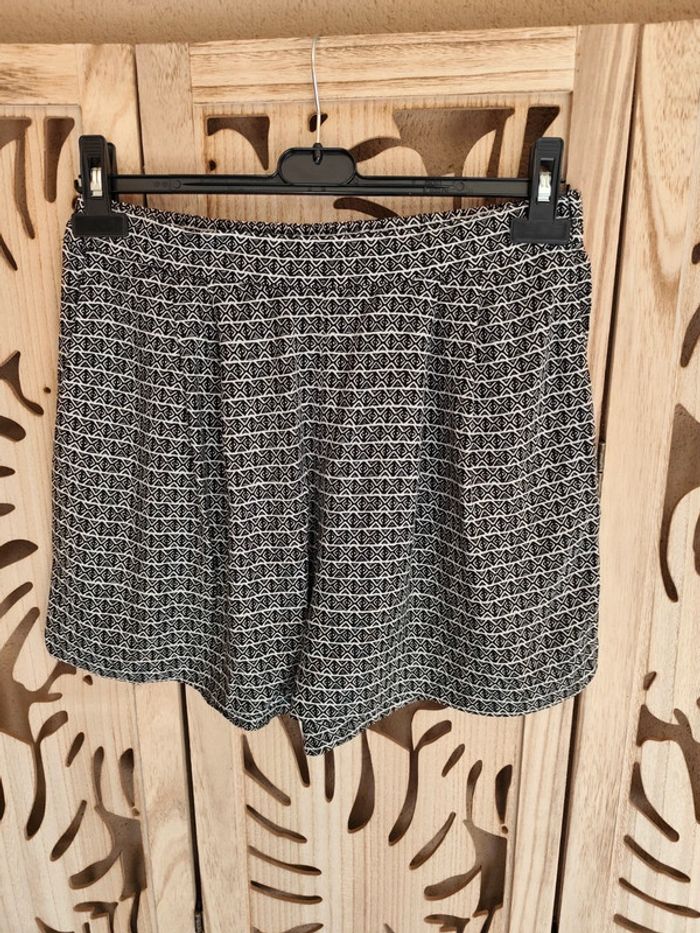 Short fluide et léger imprimé T 38 H&M