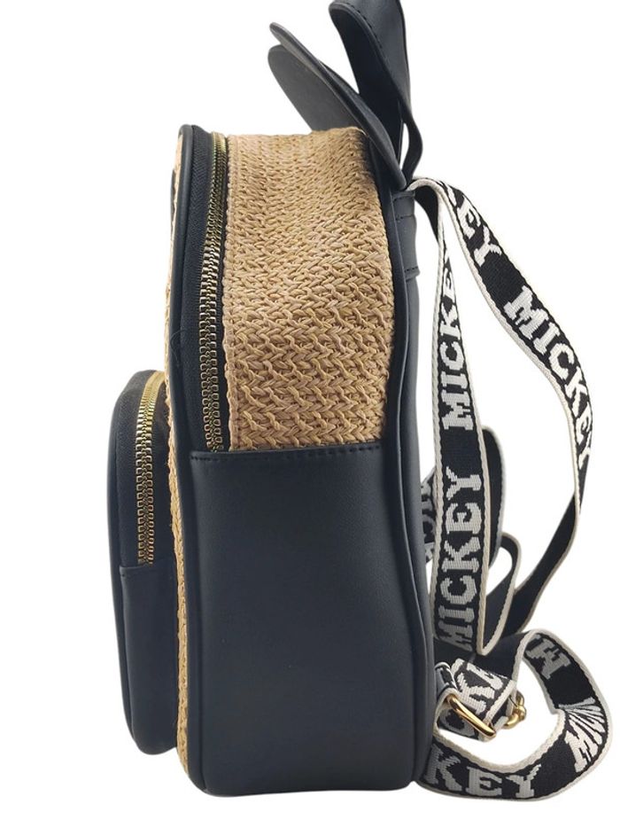 T-shirt Disney + short en jean Kiabi, taille 40 + sac à dos Disney - photo numéro 6