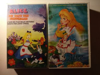 2 cassettes vidéo Alice au pays des merveilles