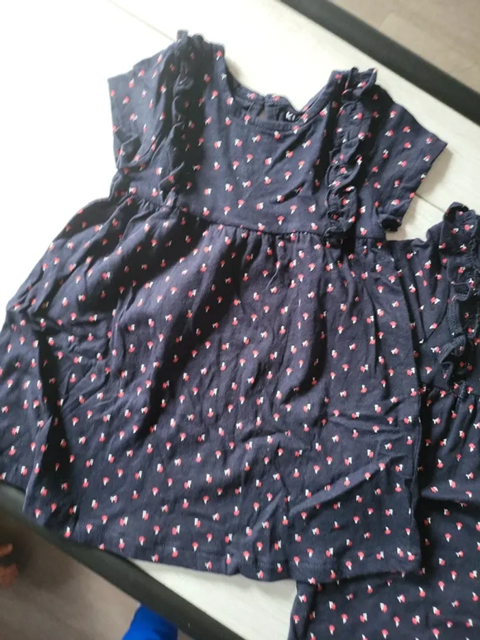 2 robes taille 12 mois - photo numéro 2