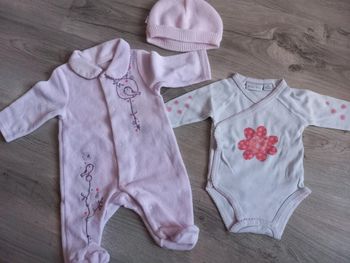 Pyjama+body +bonnet 3 mois 56 cm