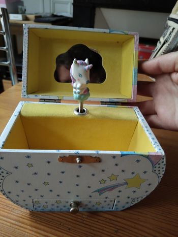 Lot thème licorne réveil, boîte à bijoux musical, sac, réveil, plumier