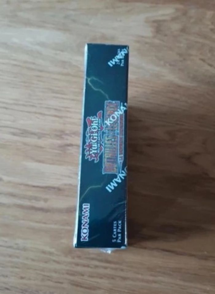 Yu-Gi-Oh! Display de 24 boosters Batailles de Légende : La Vengeance Monstrueuse - photo numéro 2