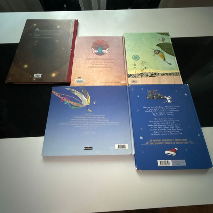Lot de cinq livres pour enfants - photo numéro 2