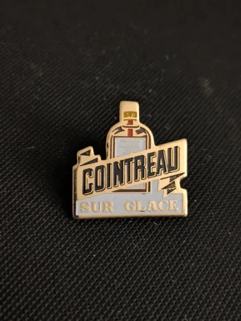 Pin's Cointreau alcool Cocktail