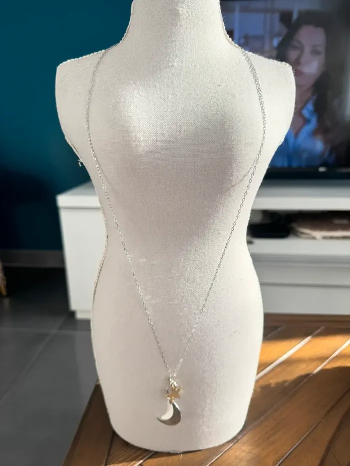 Joli collier Zag