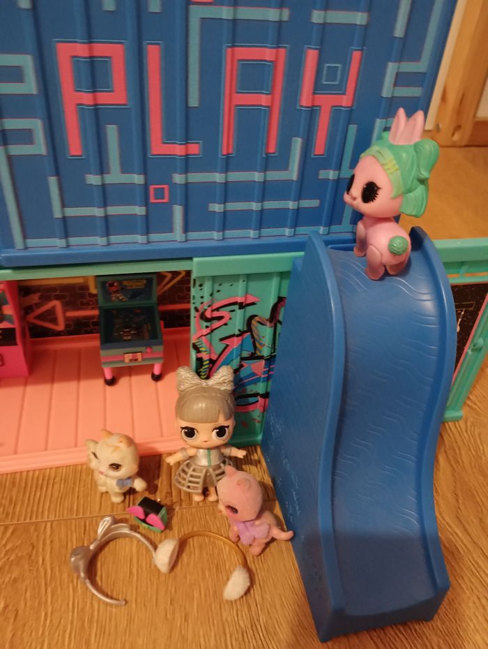 Maison poupée lol avec figurine et accessoires - photo numéro 2