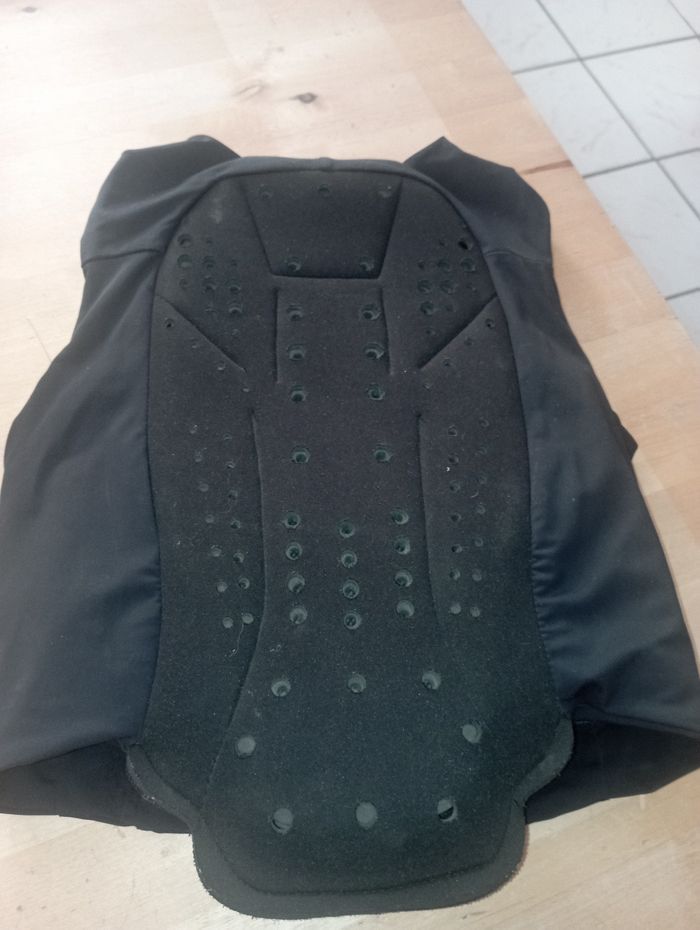 Gillet protege dos - photo numéro 3