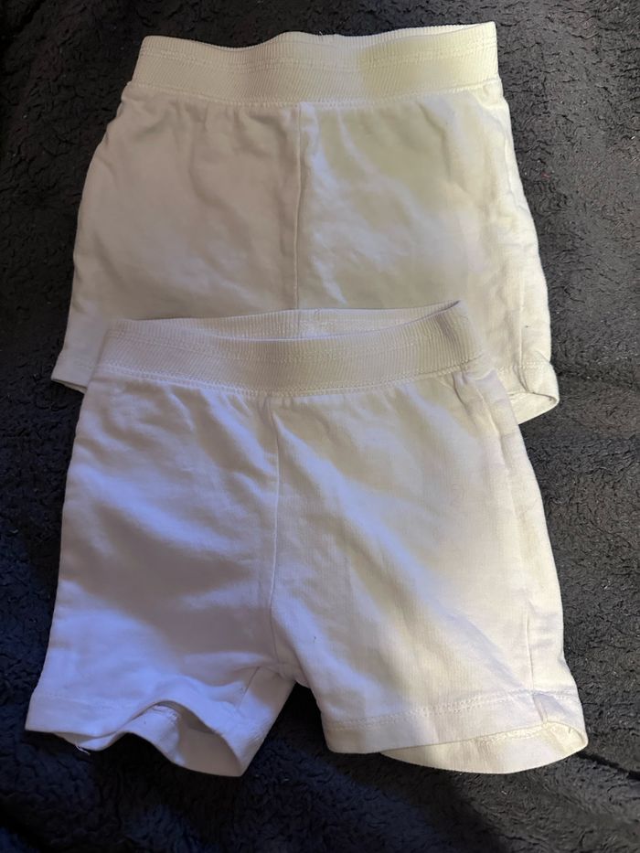 Lot short 6 mois - photo numéro 2