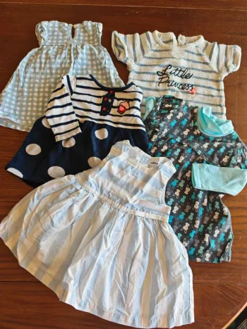 Lot n°4 : robe bébé 6 mois