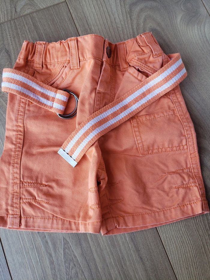 Lot shorts et salopette 09 mois - photo numéro 2