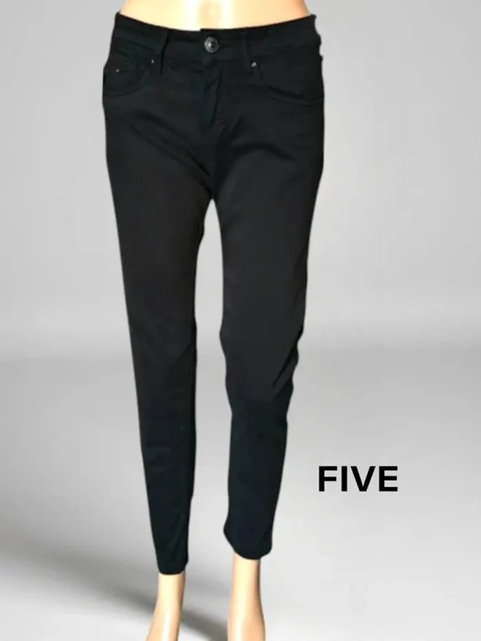 Jean FIVE modéle sarah ,coupe slim ,taille mi-haute ,extensible