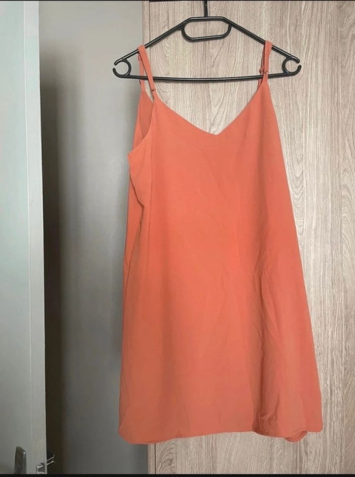 Robe bretelle courte corail