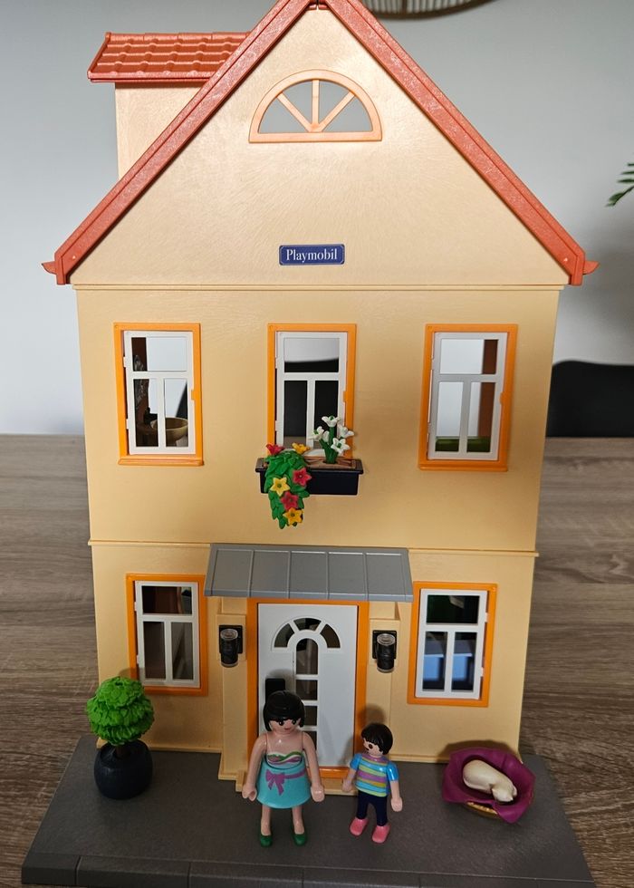 Superbe petite maison de ville Playmobil 70014 - photo numéro 2