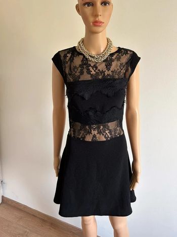 Robe noire sans manches avec dentelle Morgan taille 34 jamais portée
