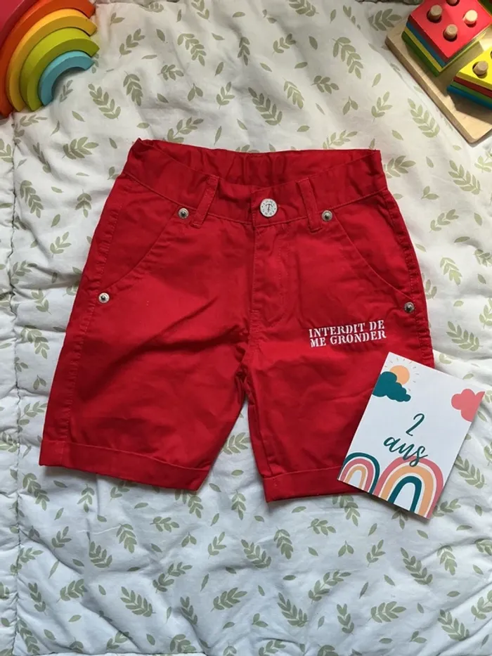 short rouge interdit de me gronder taille réglable 2 ans - photo numéro 2