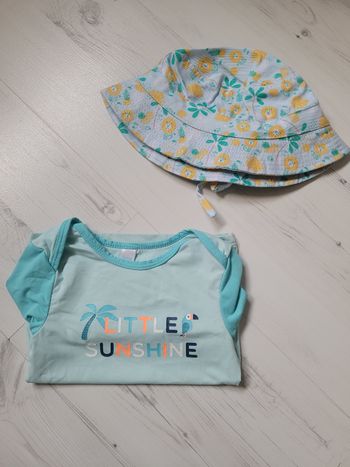 Tee shirt de bain anti uv et chapeau taille 18 mois