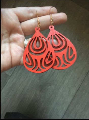 Boucles d’oreilles NEUVES en bois pour femme en forme de gouttes d’eau couleur rouge 