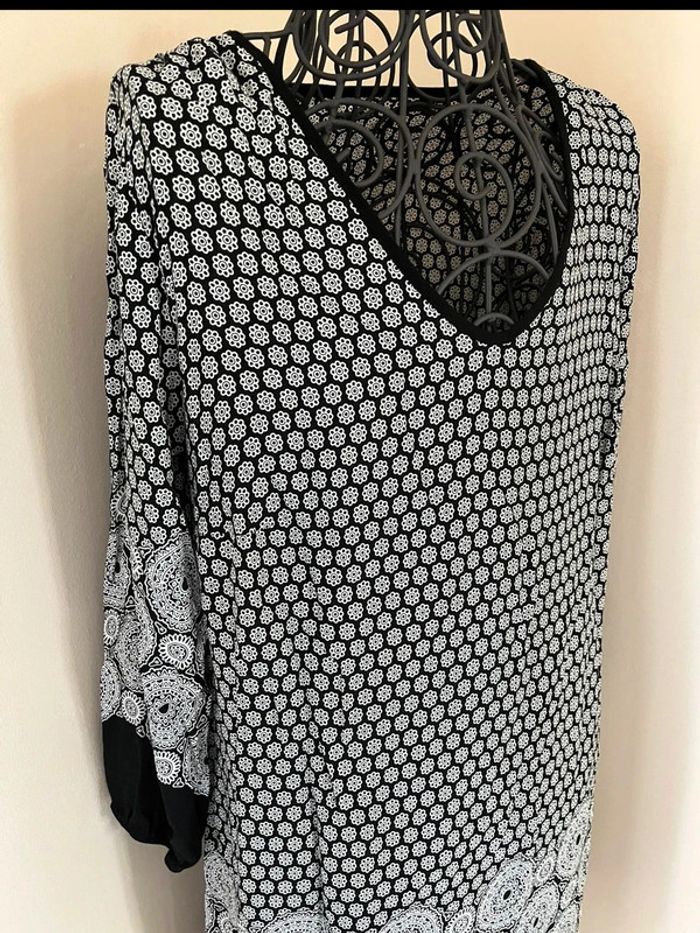 Robe  ou  tunique  Taille 42 - photo numéro 2