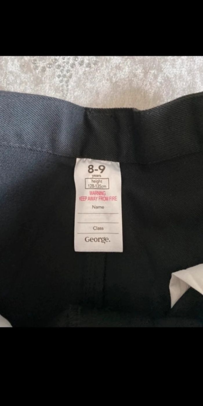 Short cargo taille 8/9 ans neuf - photo numéro 4