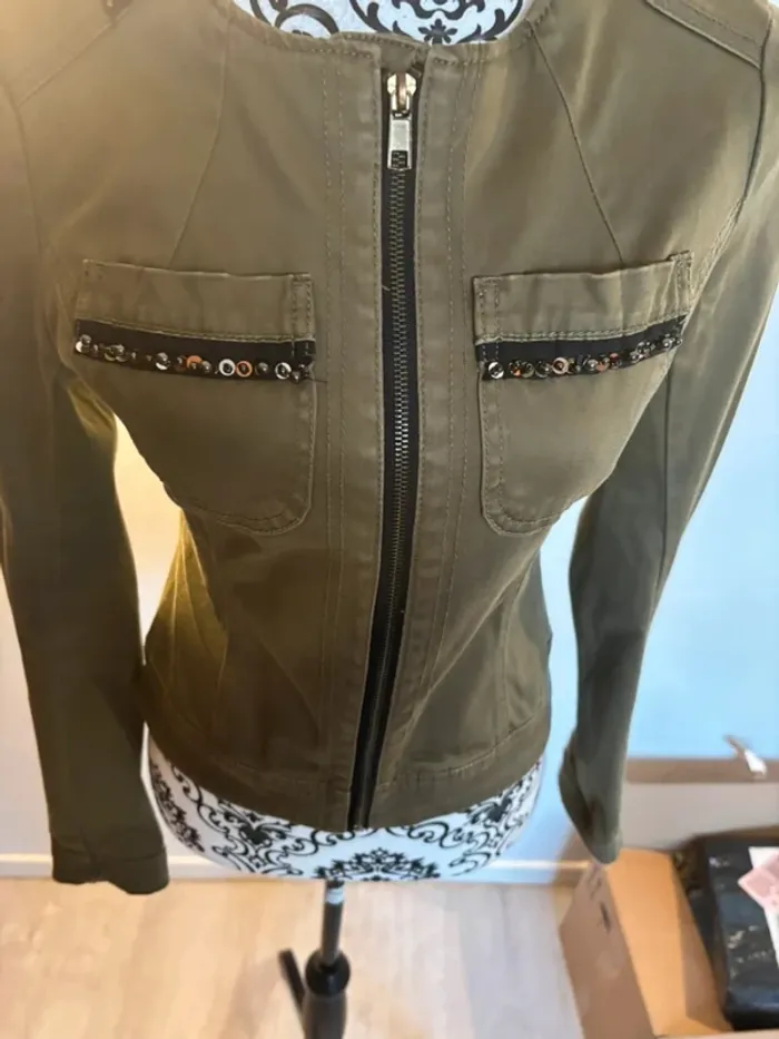 Veste en jean cintrée taille XS - photo numéro 2